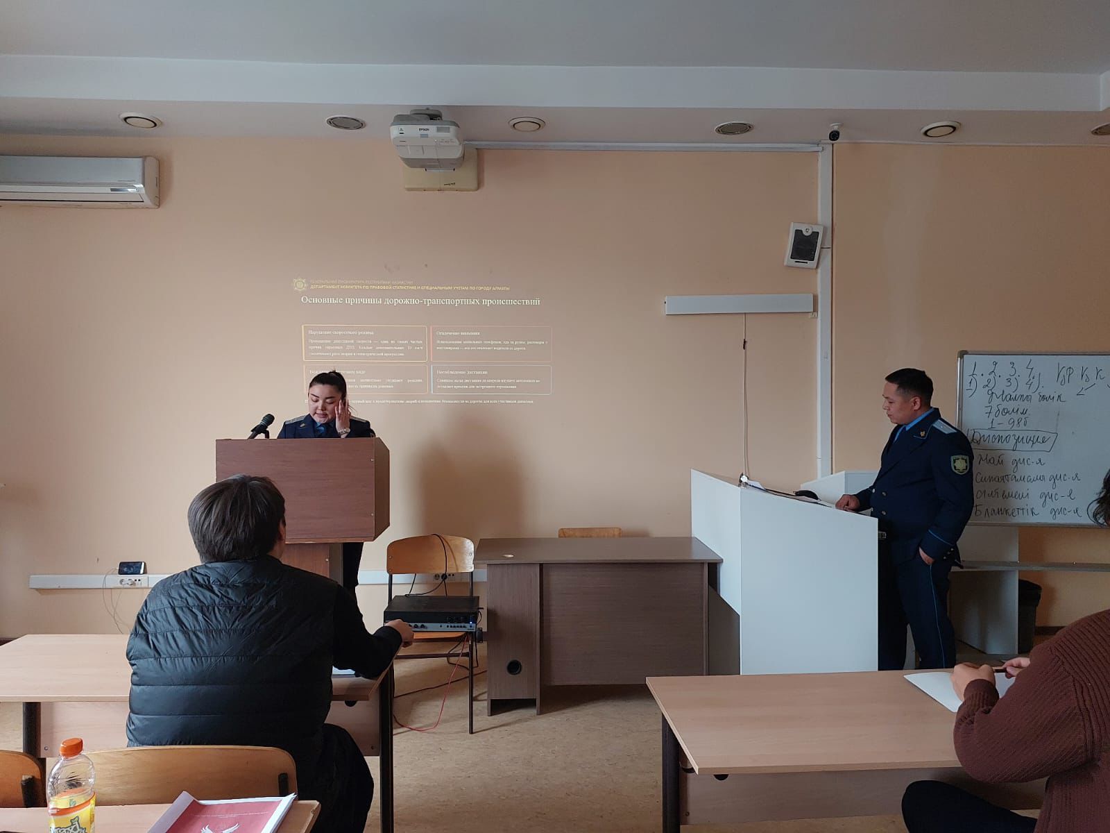 Сегодня в Университете Кунаева состоялась официальная встреча делегации во главе с директором юридической компании “Shanghai Sunhold”