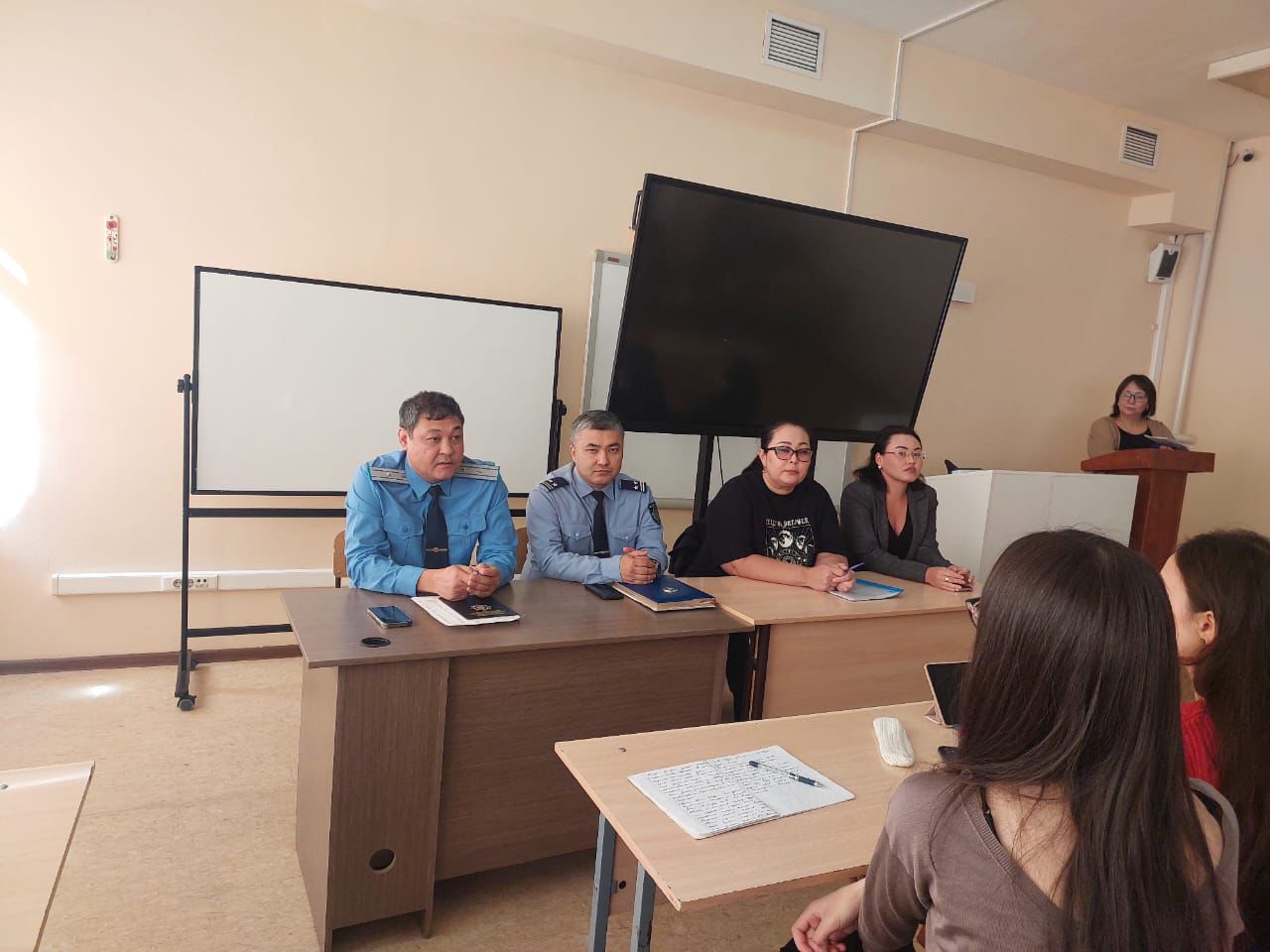 Лекция по правовому просвещению в Университете Кунаева