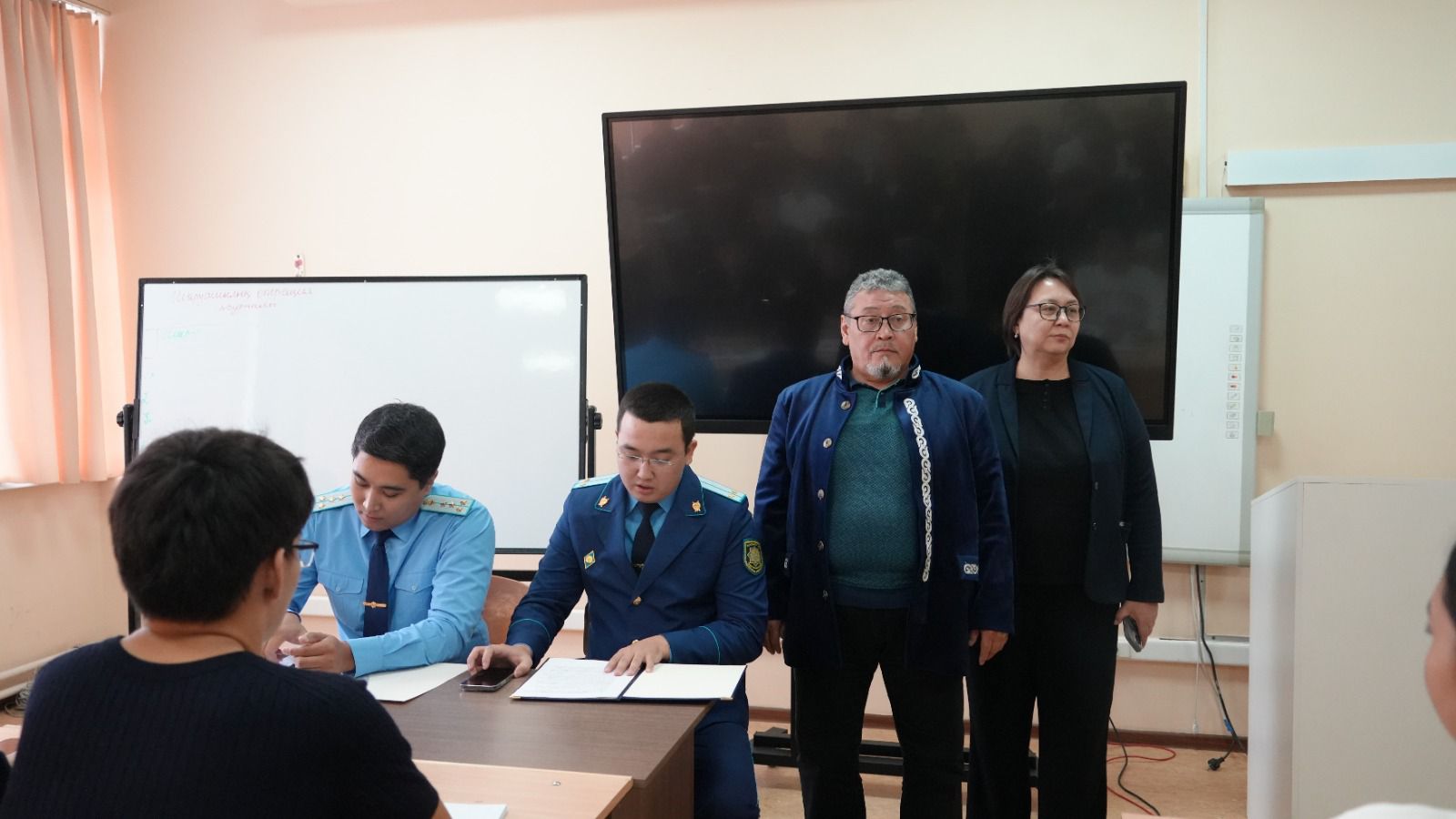 В Университете Кунаева прошла встреча студентов с представителями Департамента КПСиСУ ГП РК по г. Алматы