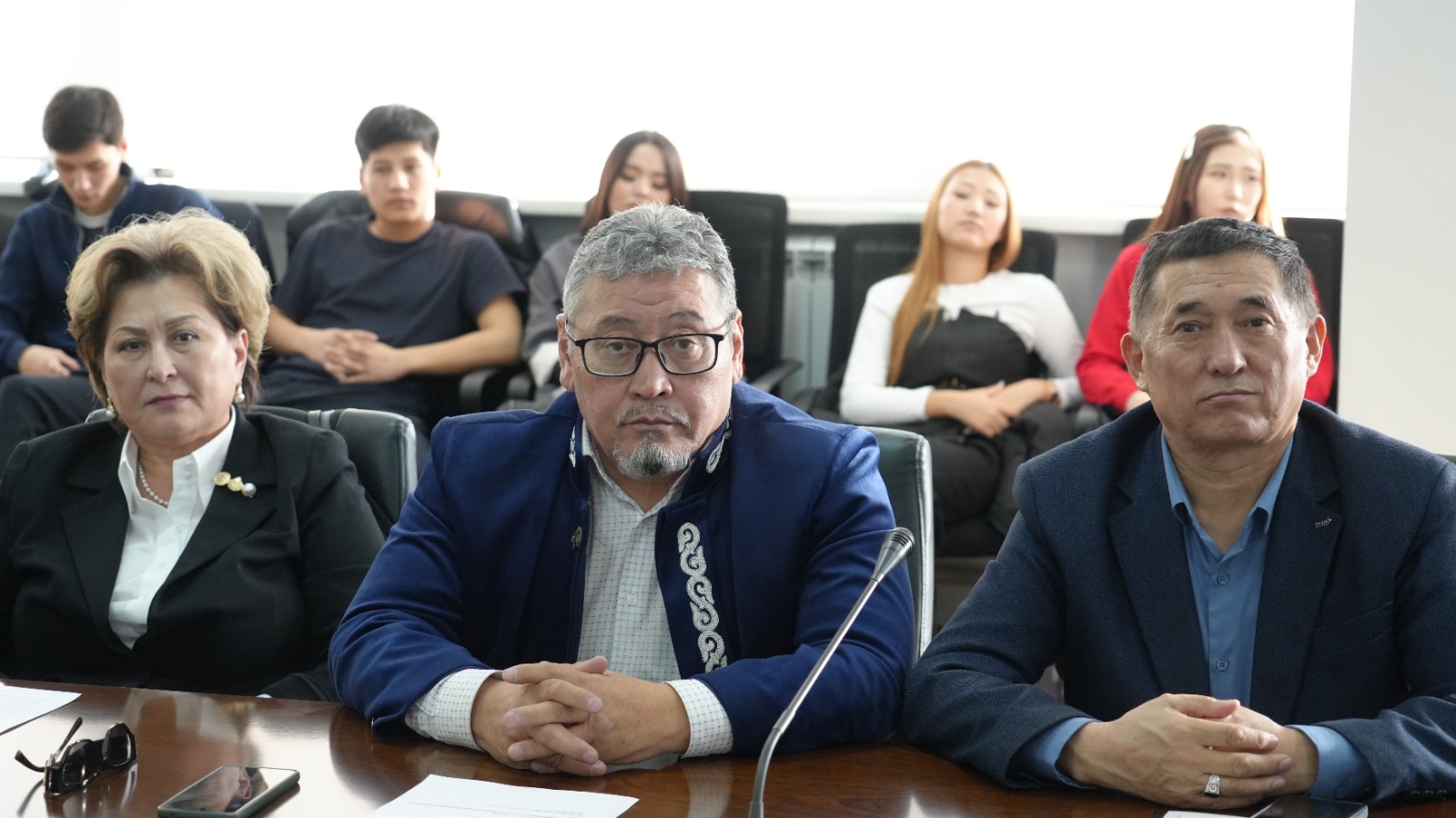 11 ноября 2025 года в Университете Кунаева прошёл международный круглый стол на тему «Идеология закона и порядка в цифровую эпоху