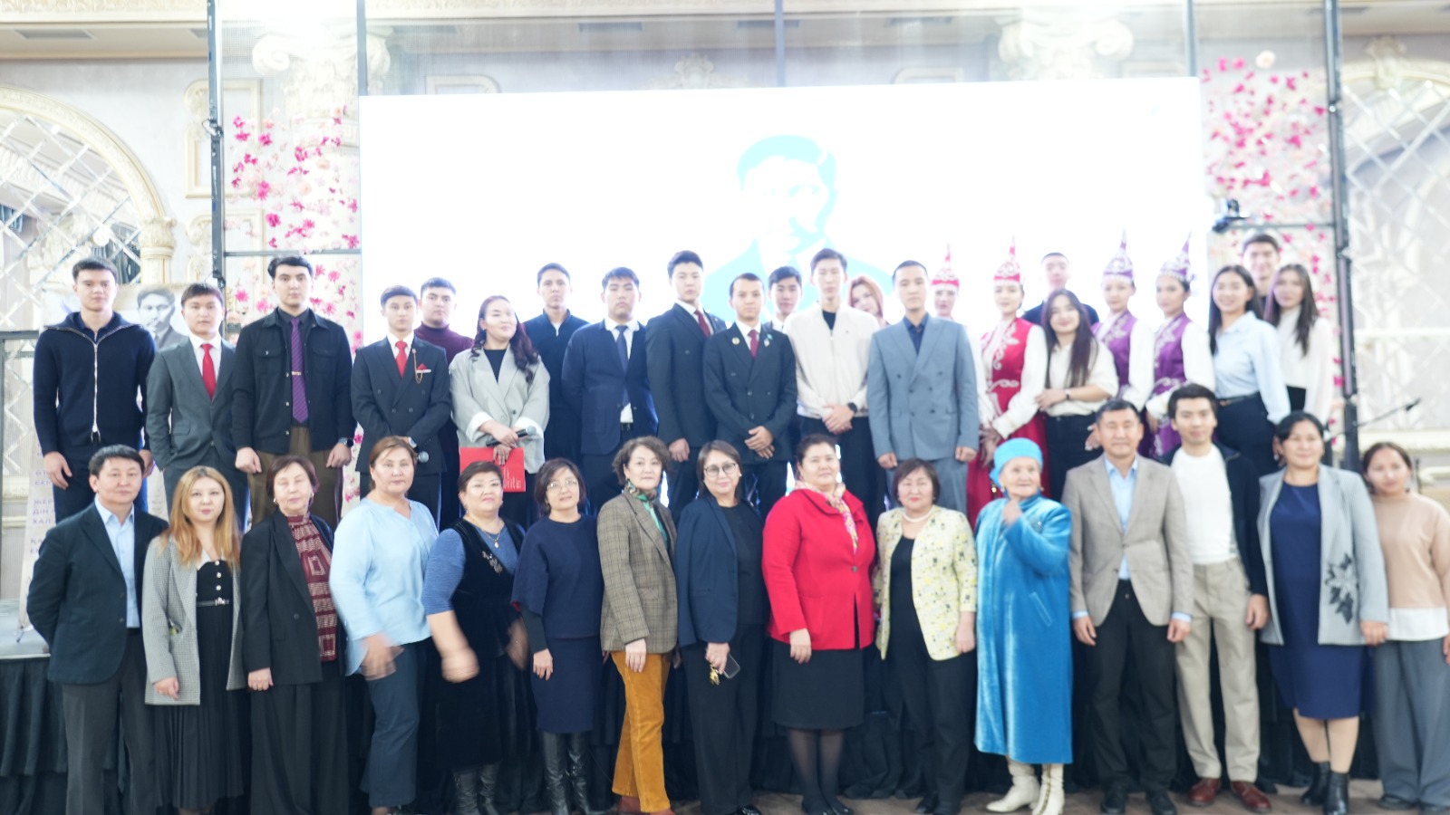 В Университете Кунаева состоялся вечер памяти Мыржакыпа Дулатова.