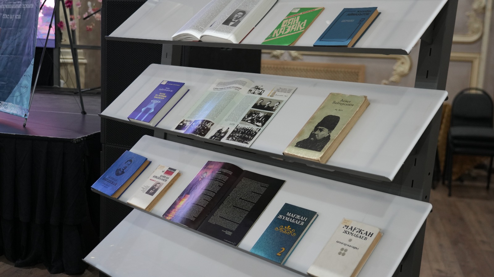 В Университете Кунаева состоялся вечер памяти Мыржакыпа Дулатова.