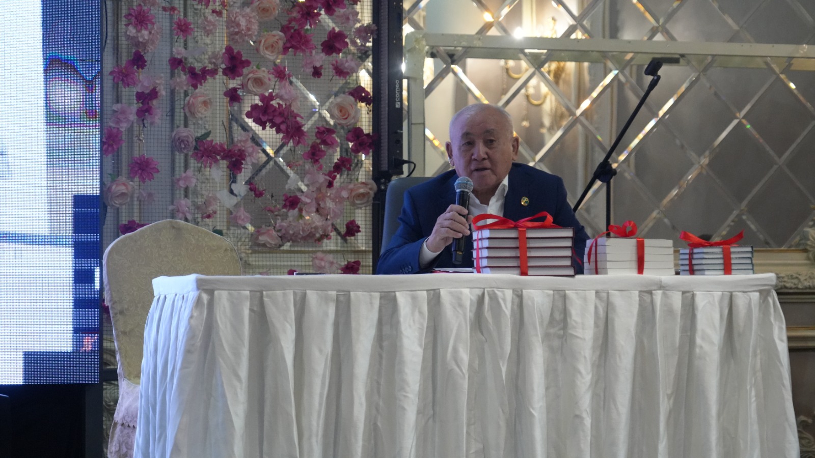 В Университете Кунаева состоялся международный симпозиум, посвящённый полководцу Мукали.