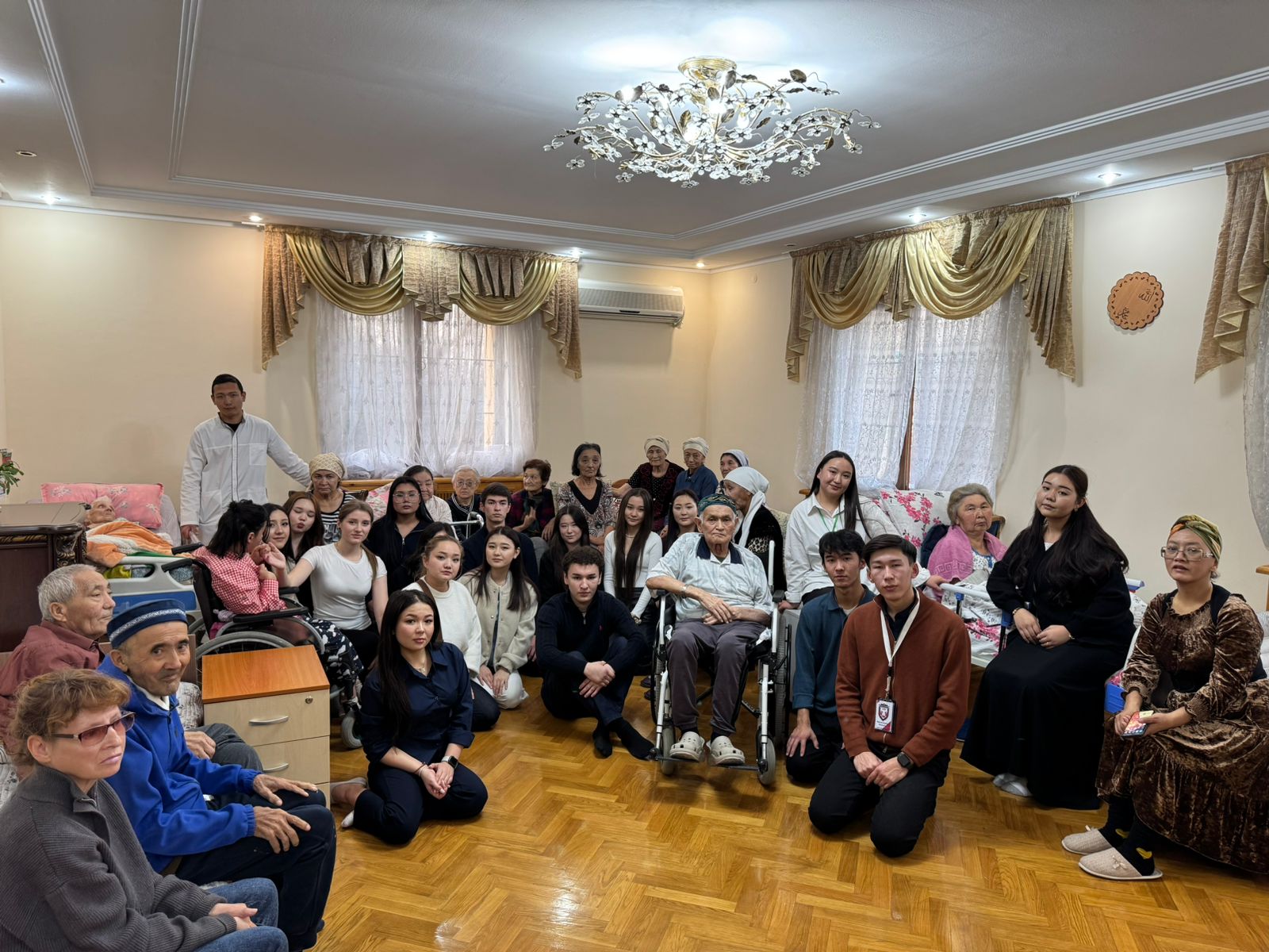 Дом с пожилым — дом с сокровищем.