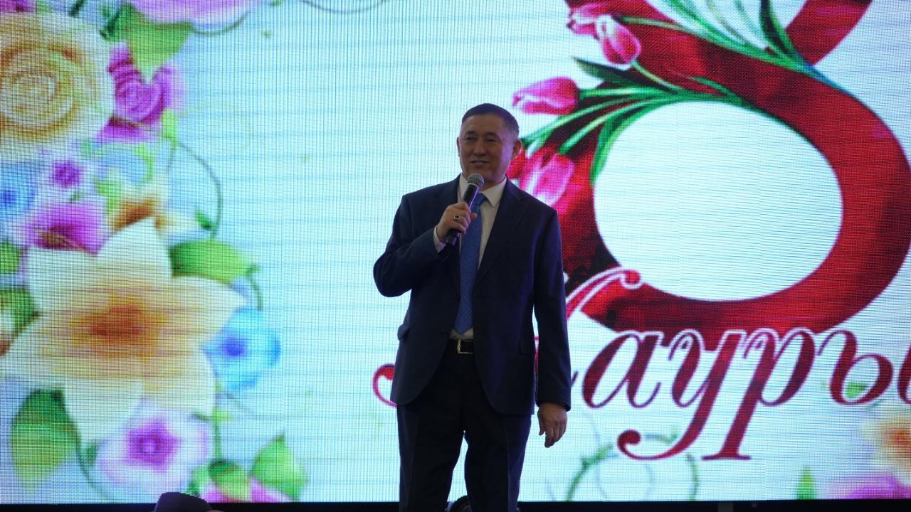 В Университете Кунаева прошёл праздничный вечер «Мир красавиц».